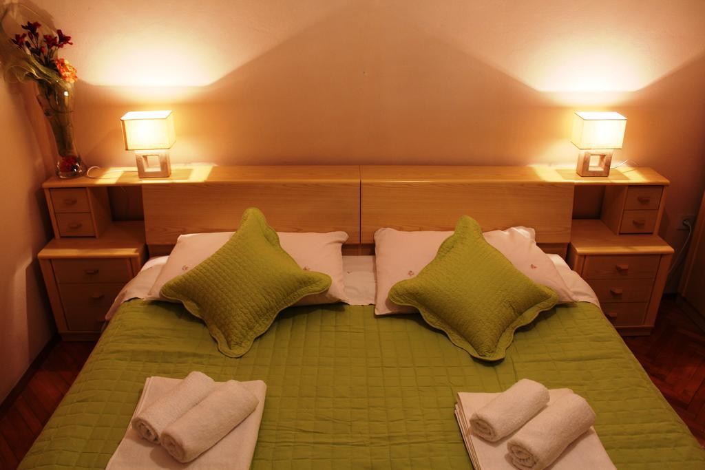 Apartments Stari Sibenik Grebastica Bilik gambar